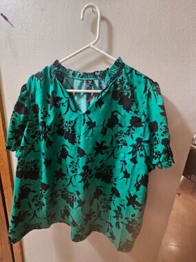 SHEIN Curve Green Black Floral Blouse Plus Size 4XL Short Sleeve
